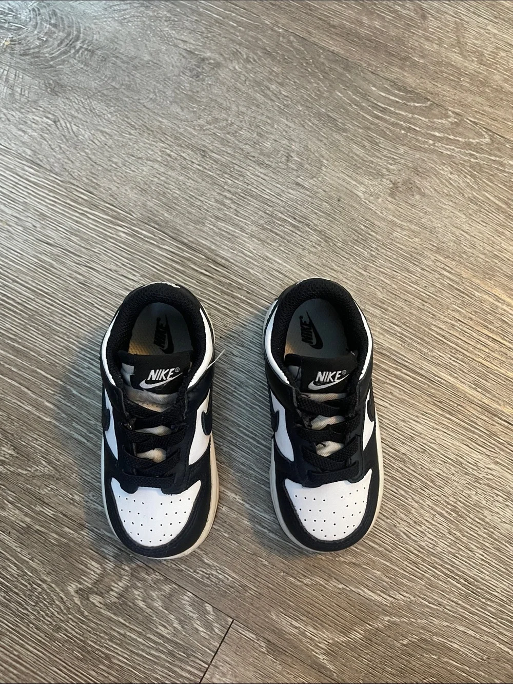 Nike Kids Black and White Low-Top Sneakers panda dunks size 6c